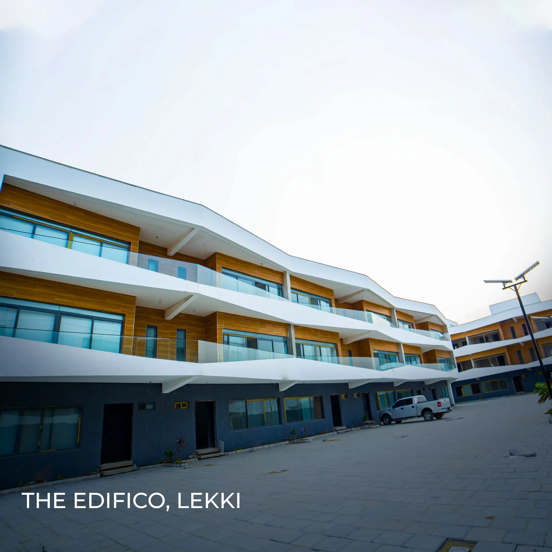 Edificio 4 Bedroom Terrace Triplex with BQ